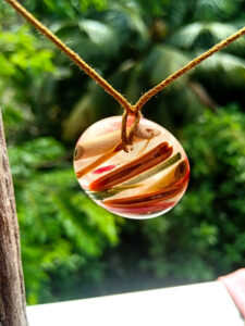 Coloured reed wood with pearl resin