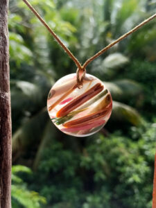 Coloured reed wood with pearl resin