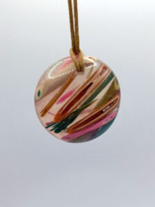 Coloured reed wood with pearl resin