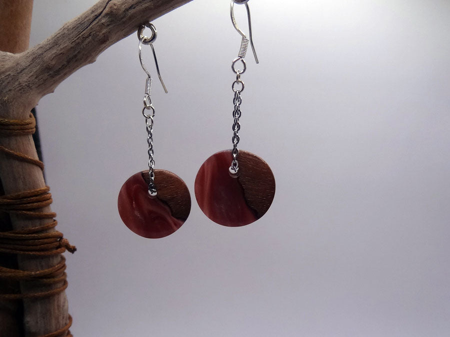 Set of earrings in driftwood and resin