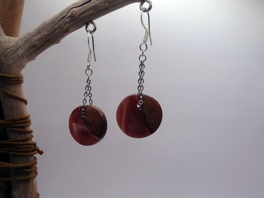 Set of earrings in driftwood and resin