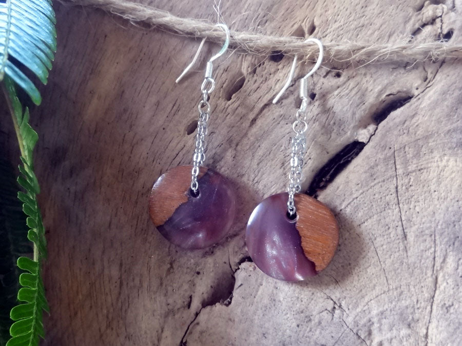 Set of earrings in driftwood and resin