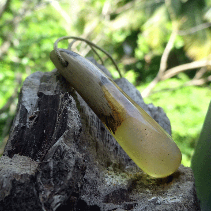 Driftwood with pearl resin