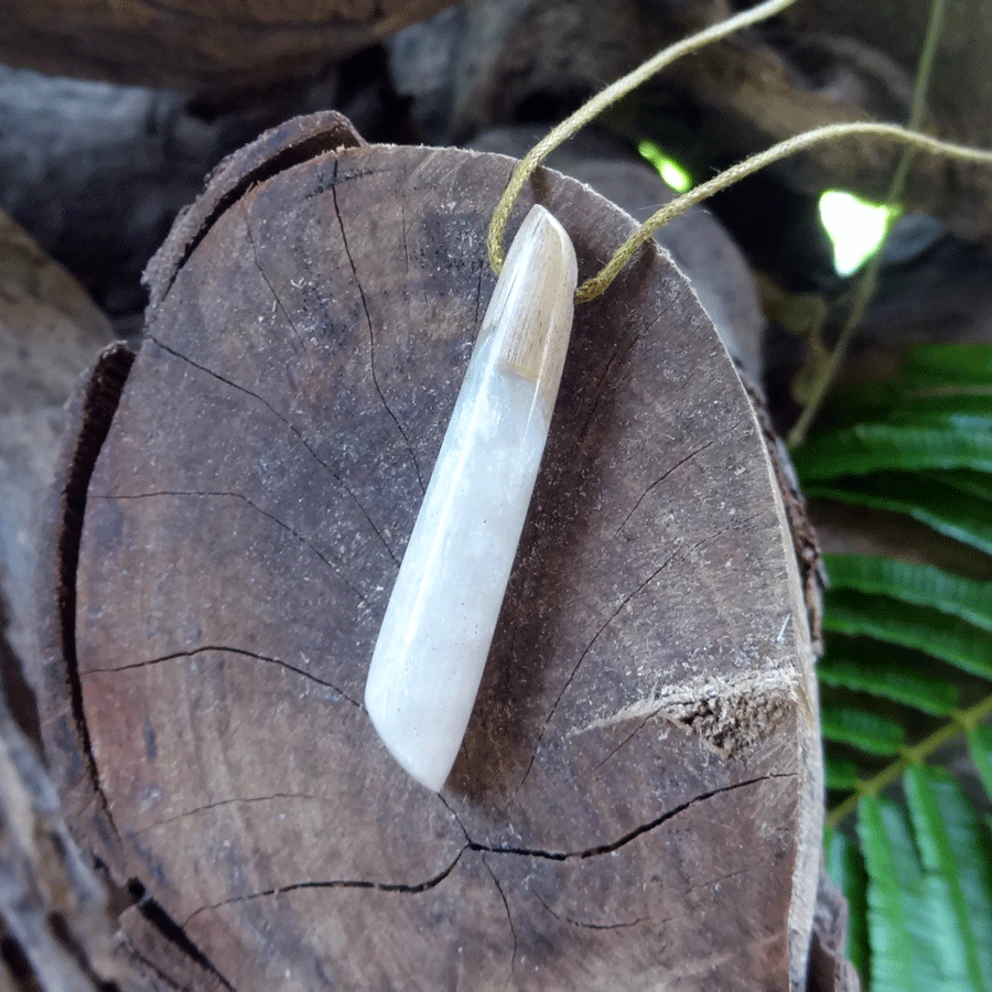 Driftwood with pearl resin