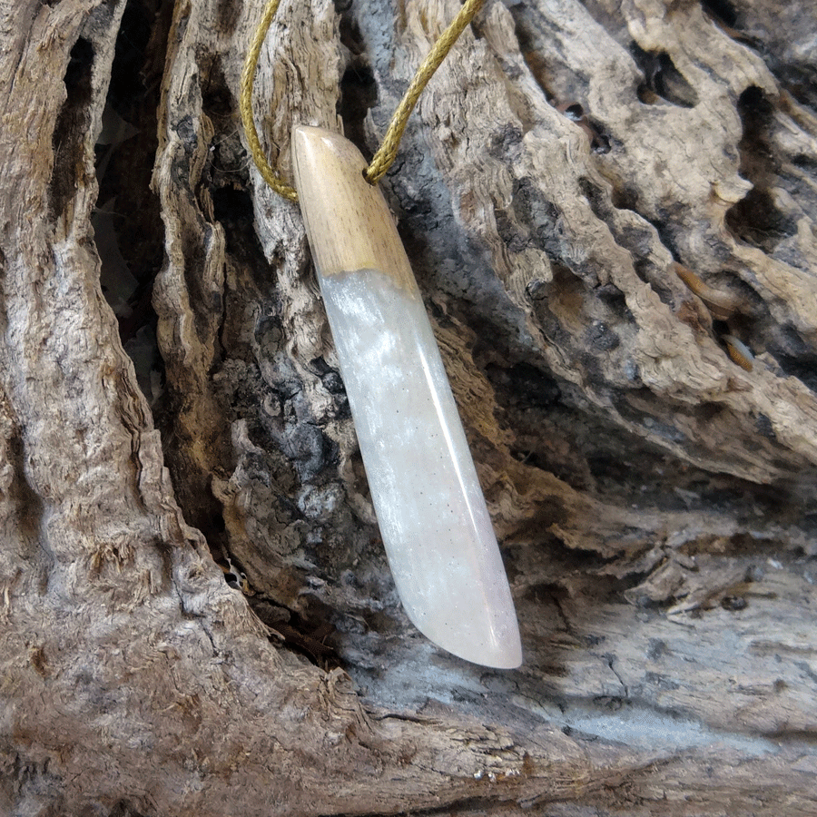 Driftwood with pearl resin