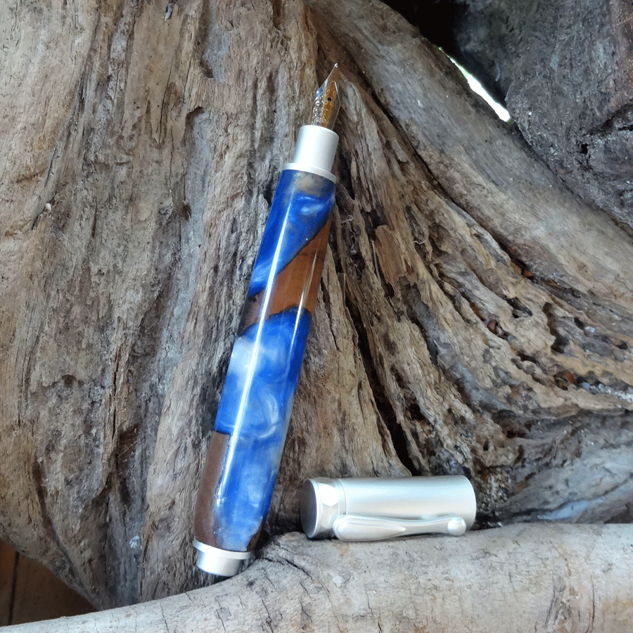 Driftwood and blue and white resin fountain pen