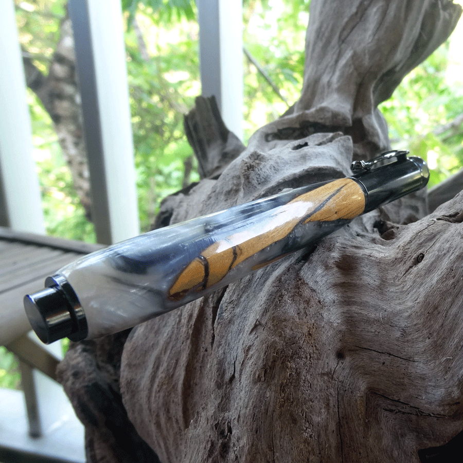 Driftwood and grey and pearl resin fountain pen