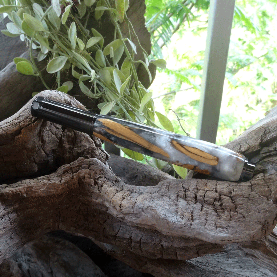 Driftwood and grey and pearl resin fountain pen