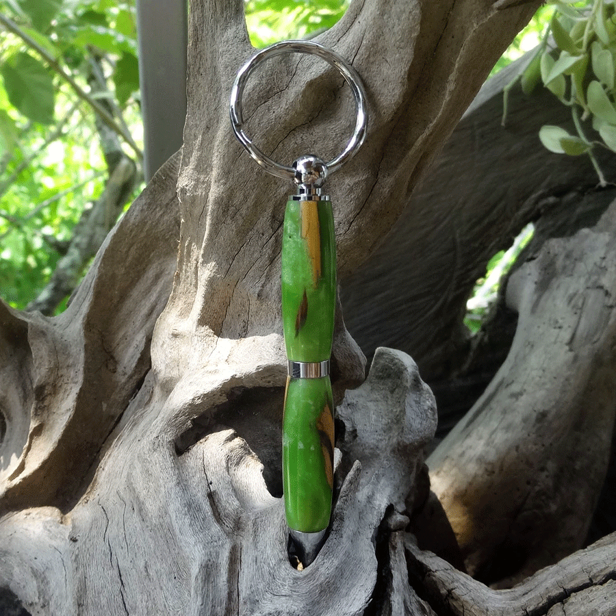 Driftwood and green resin key chain twist pen