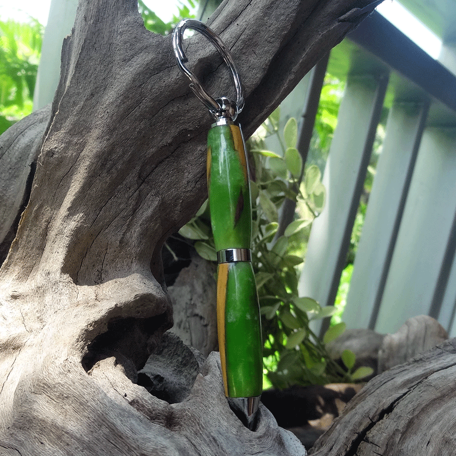 Driftwood and green resin key chain twist pen