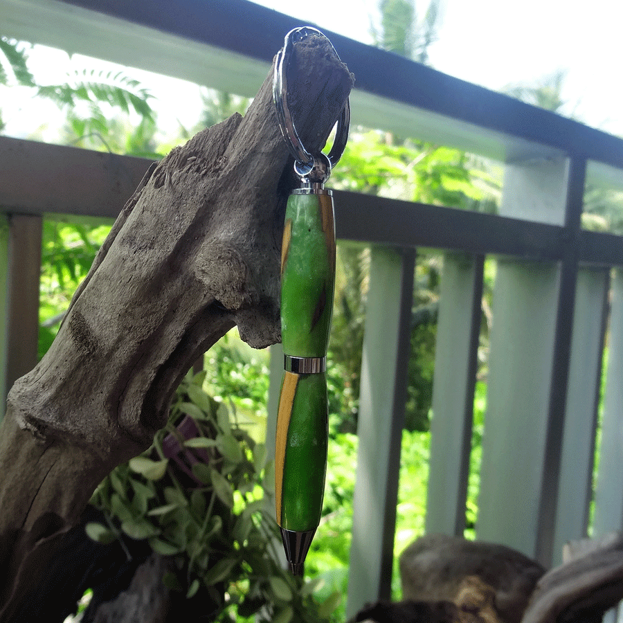 Driftwood and green resin key chain twist pen