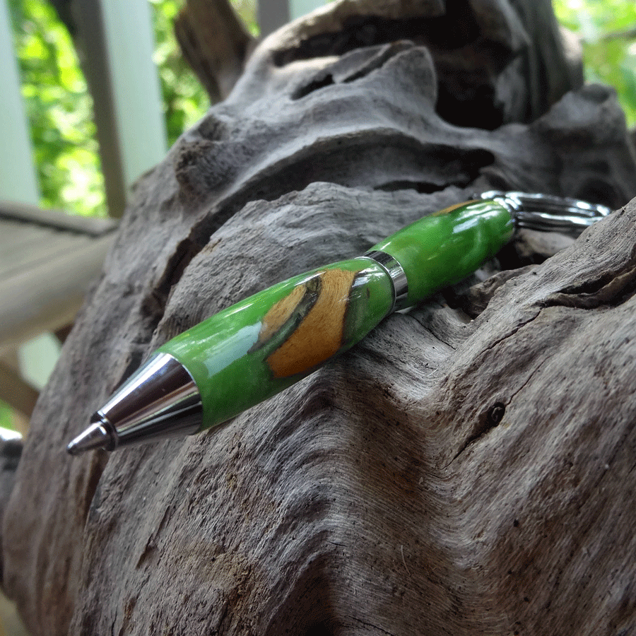 Driftwood and green resin key chain twist pen