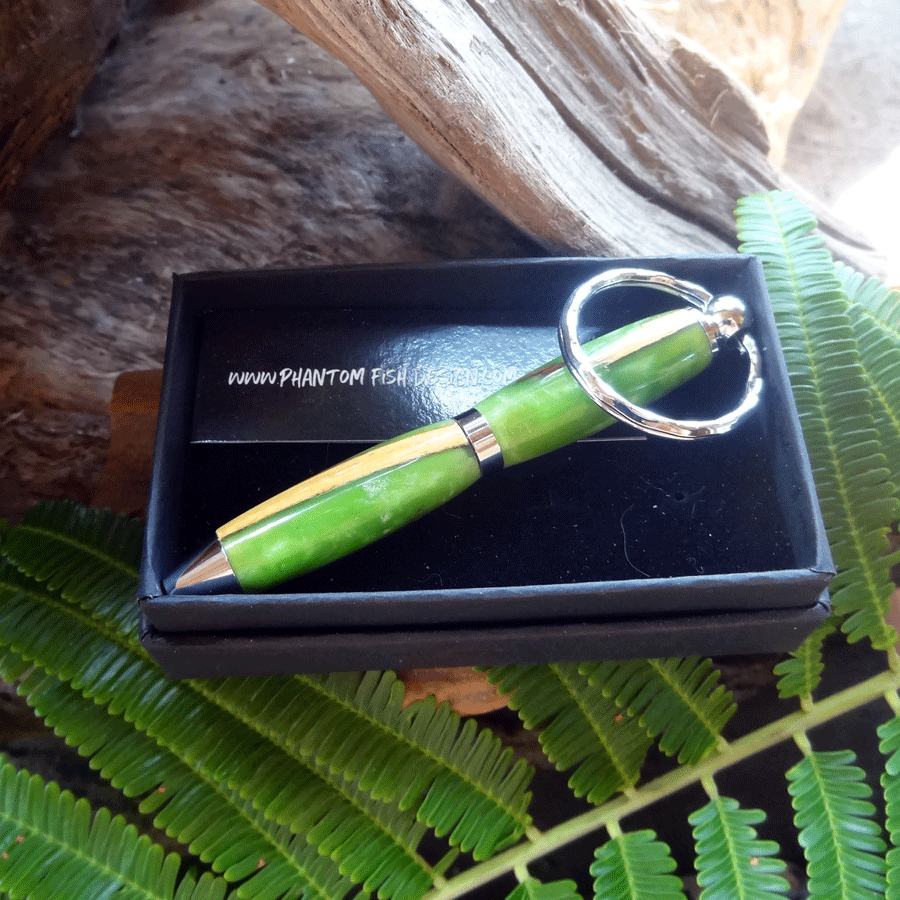 Driftwood and green resin key chain twist pen