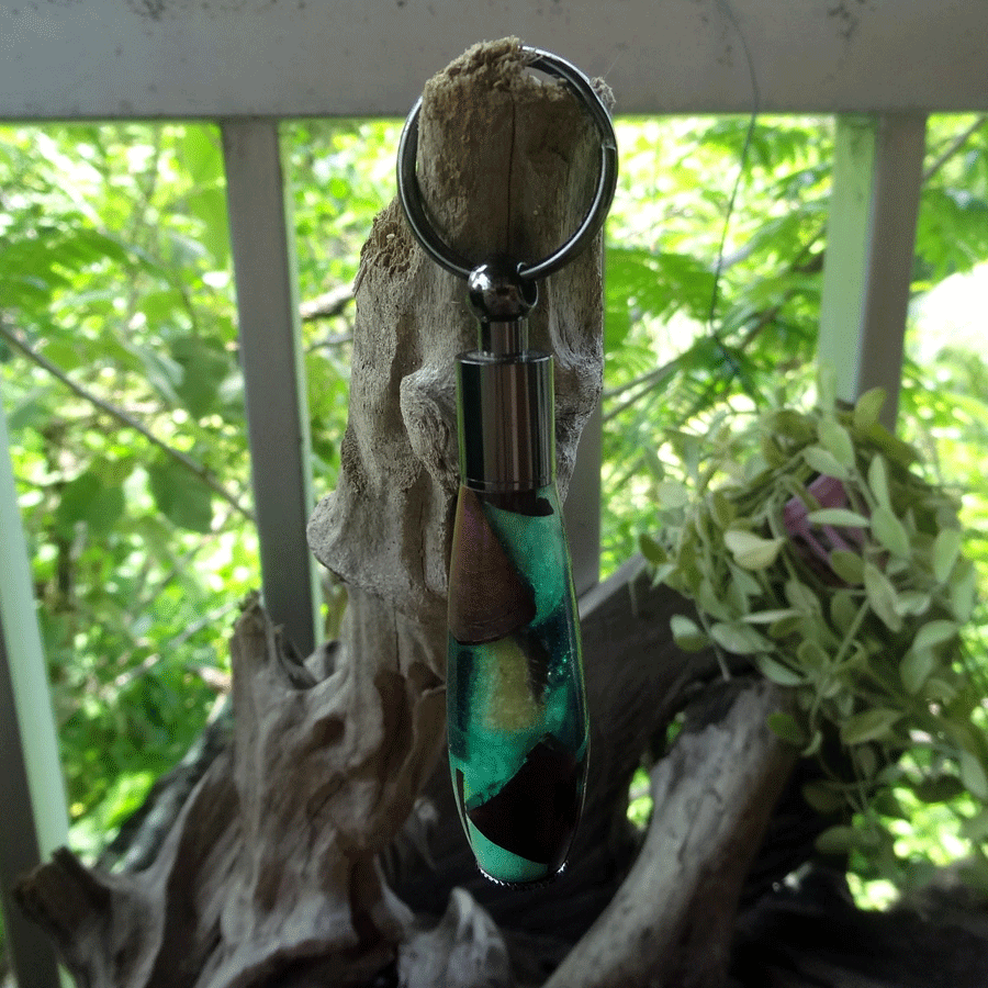 Driftwood and green resin key chain pen