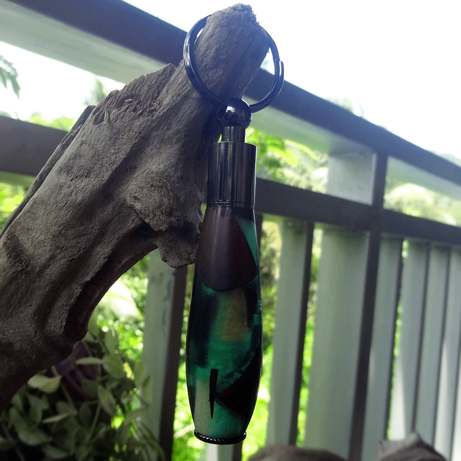 Driftwood and green resin key chain pen