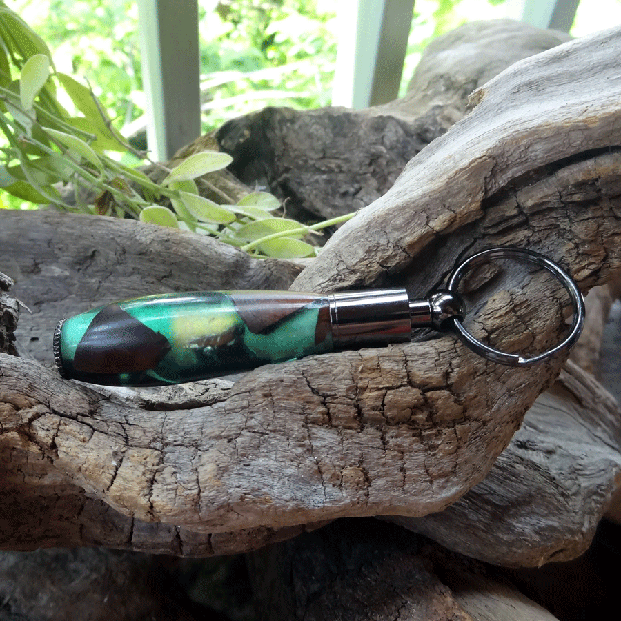 Driftwood and green resin key chain pen