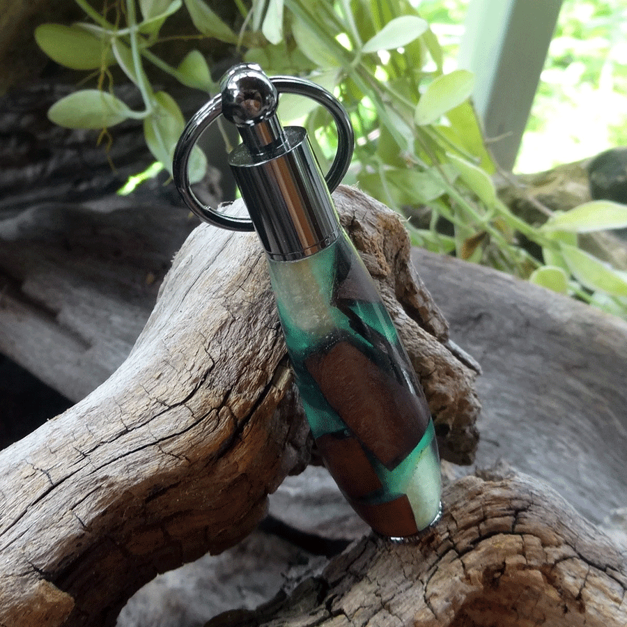 Driftwood and green resin key chain pen