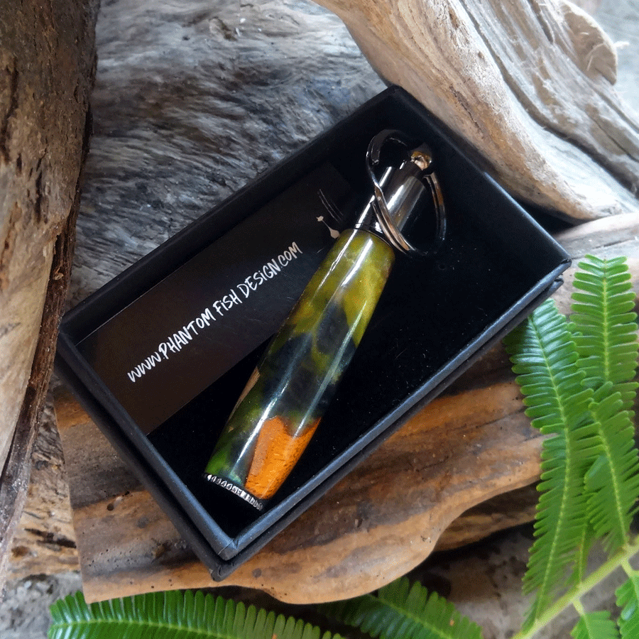 Driftwood and green resin key chain pen