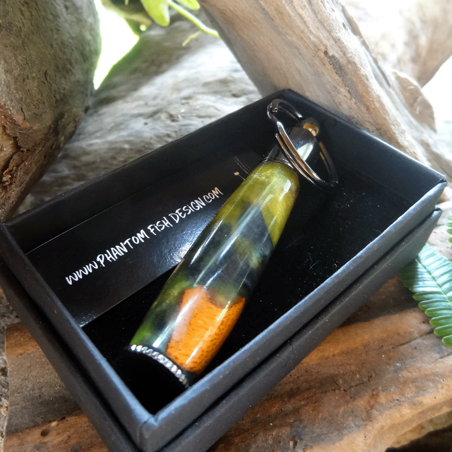 Driftwood and green resin key chain pen